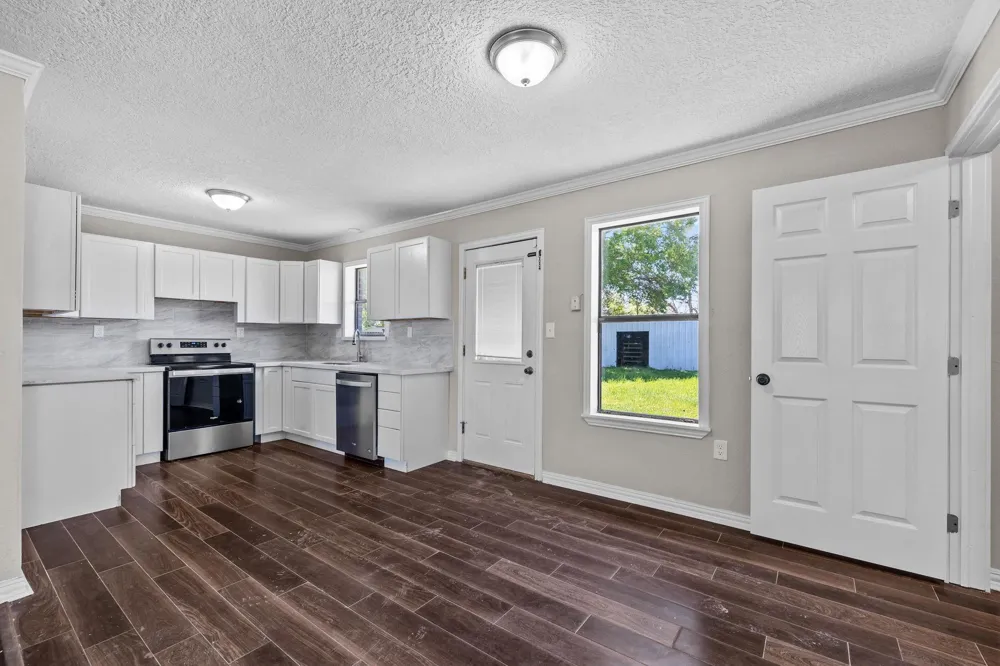1706 Avenue A Danbury, TX 77534