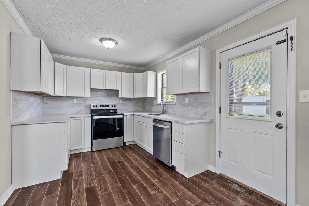 1706 Avenue A Danbury, TX 77534