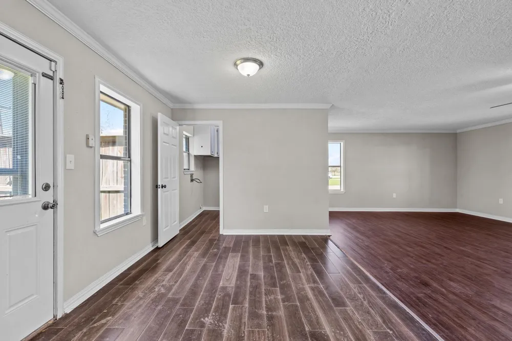 1706 Avenue A Danbury, TX 77534