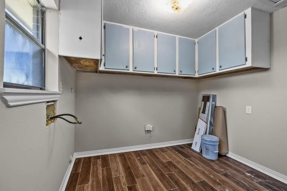 1706 Avenue A Danbury, TX 77534