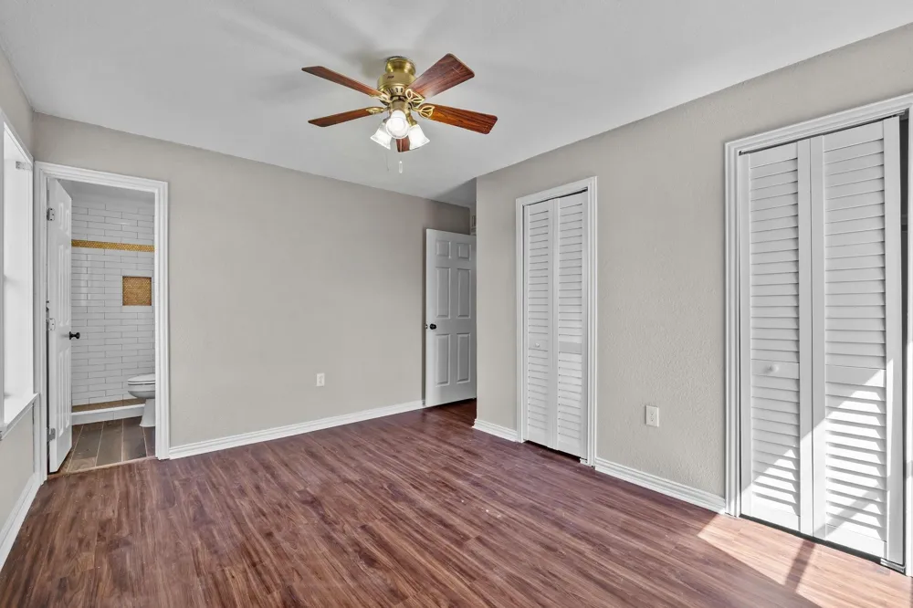 1706 Avenue A Danbury, TX 77534