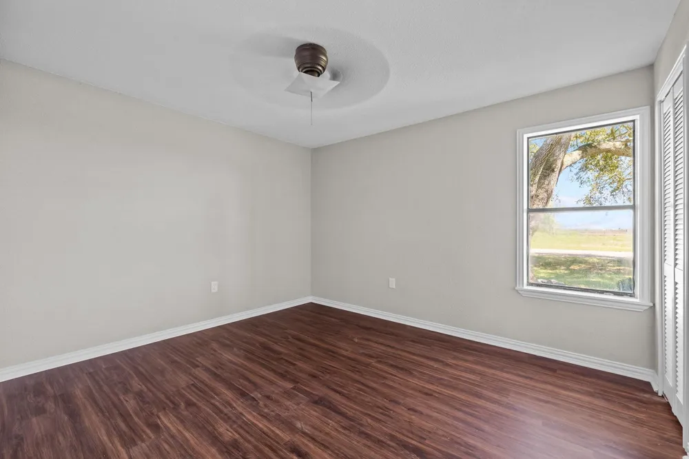 1706 Avenue A Danbury, TX 77534