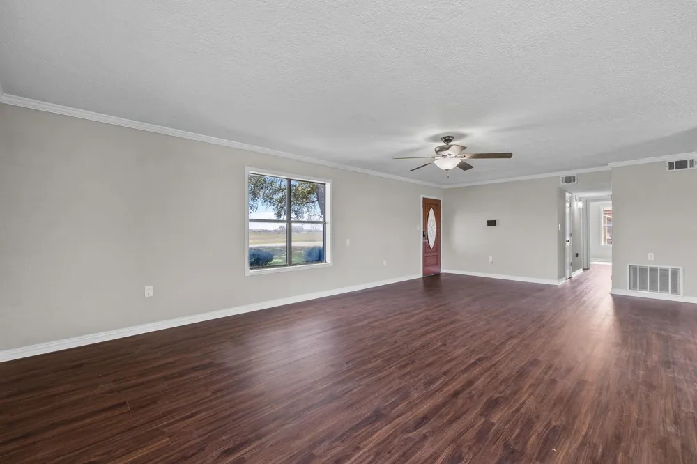 1706 Avenue A Danbury, TX 77534