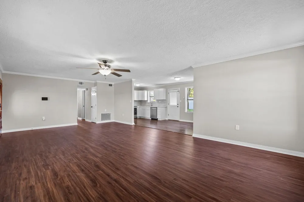 1706 Avenue A Danbury, TX 77534