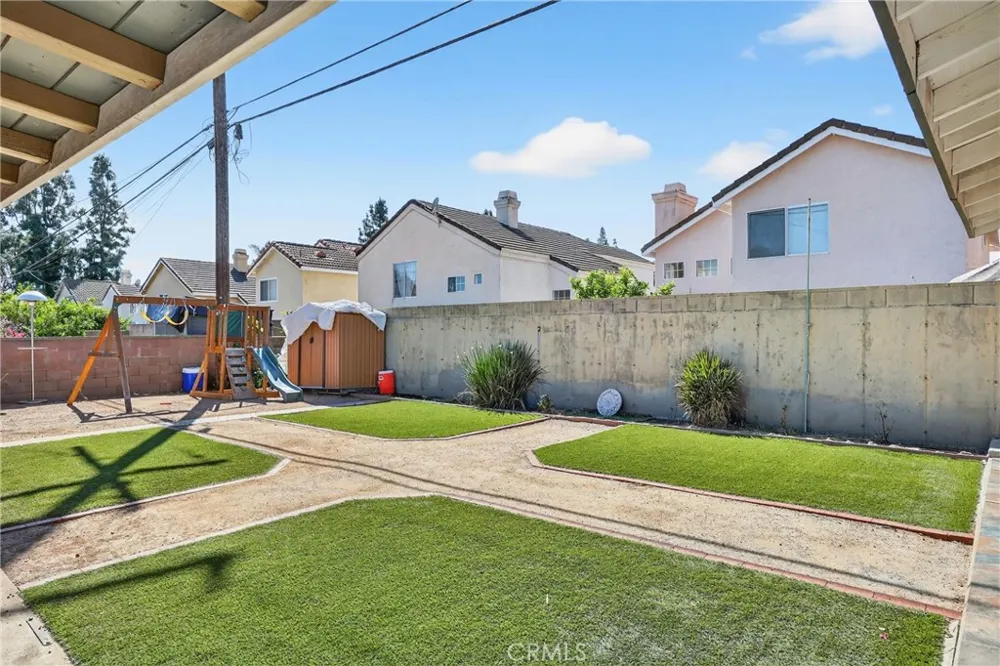 2415 Merrywood Pomona, CA 91767