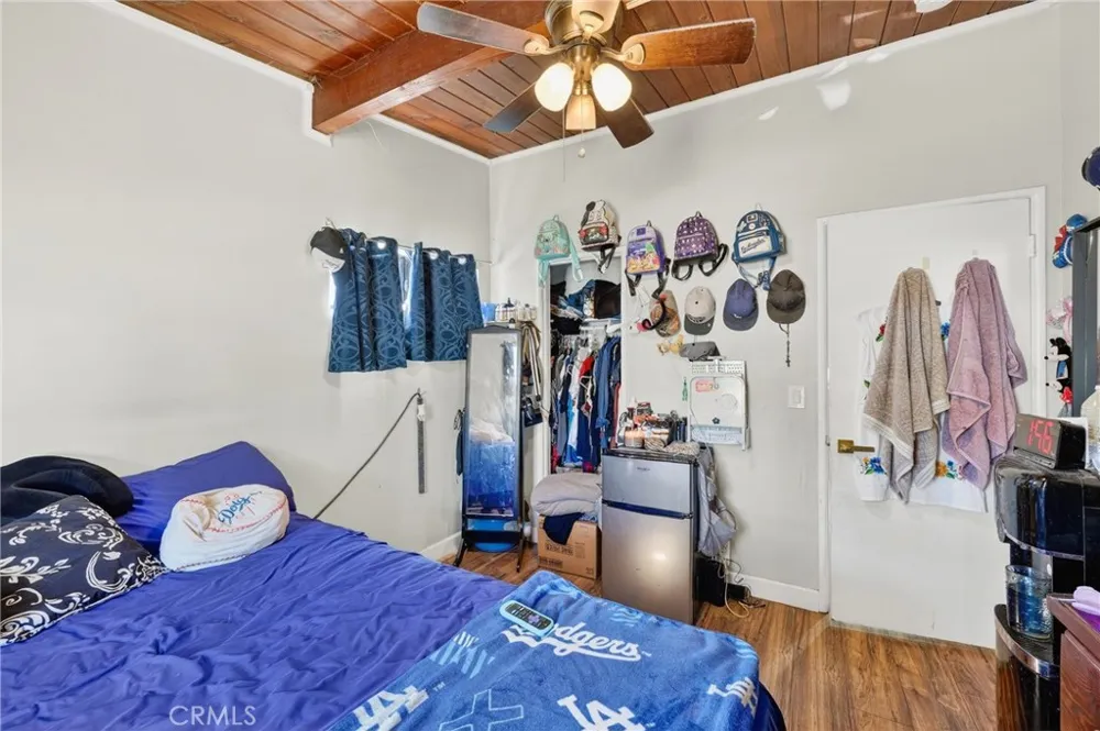 2415 Merrywood Pomona, CA 91767