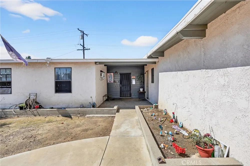 2415 Merrywood Pomona, CA 91767