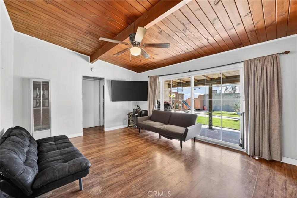 2415 Merrywood Pomona, CA 91767