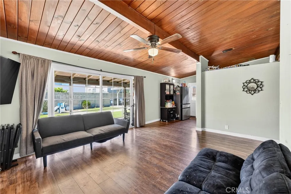 2415 Merrywood Pomona, CA 91767