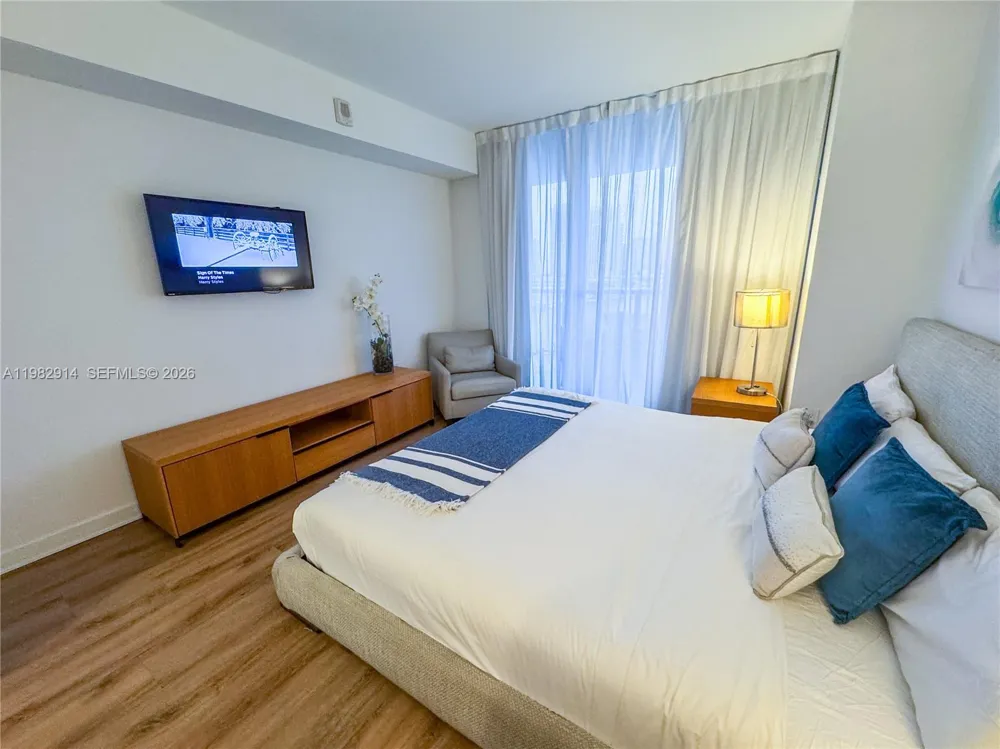 2602 E Hallandale Beach Blvd #R805 Hallandale Beach, FL 33009