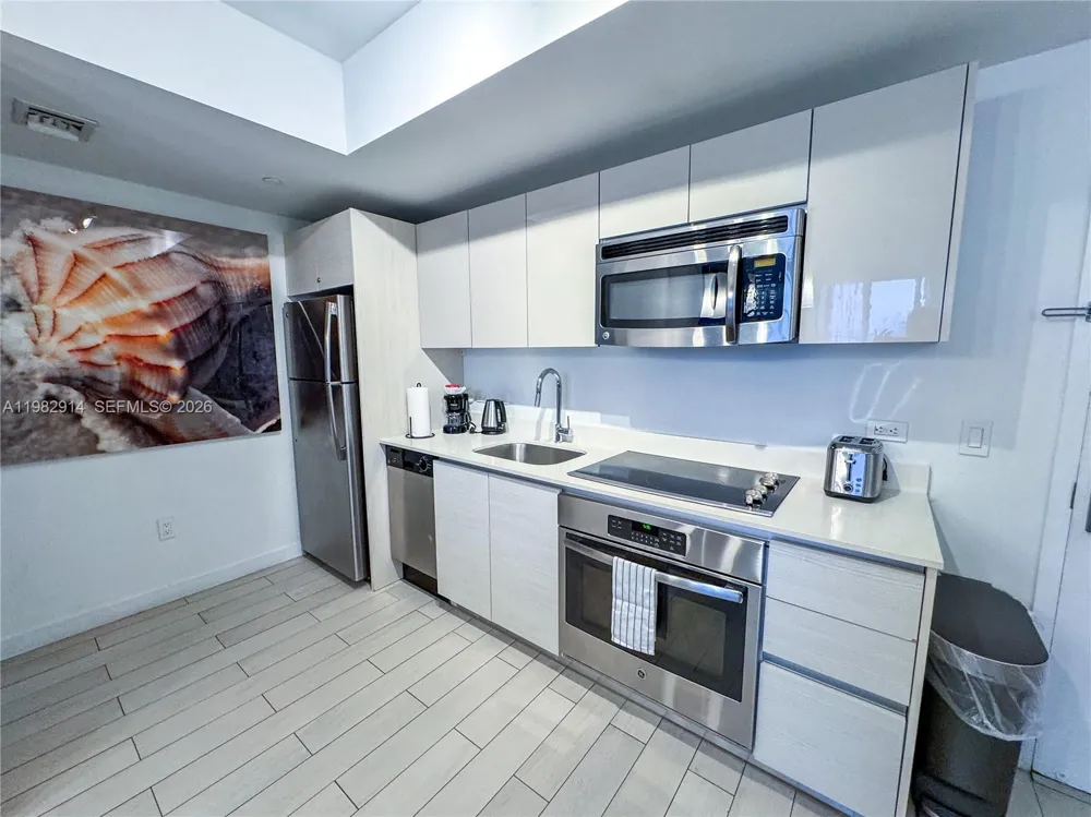 2602 E Hallandale Beach Blvd #R805 Hallandale Beach, FL 33009