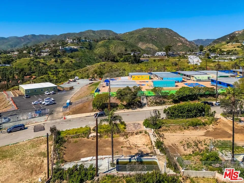 16918 Marquez Avenue Pacific Palisades, CA 90272