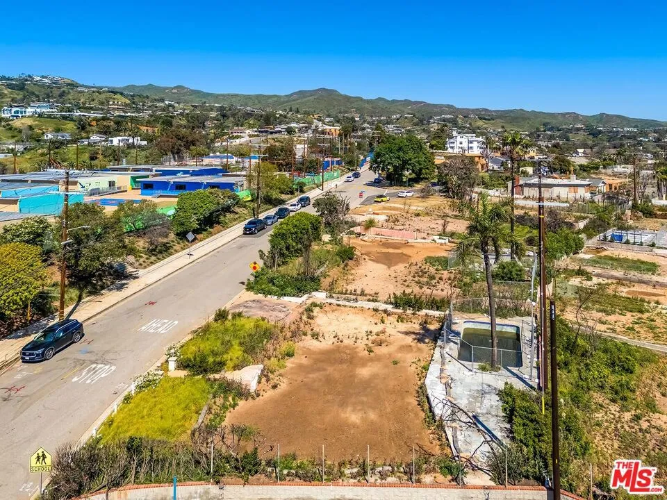 16918 Marquez Avenue Pacific Palisades, CA 90272