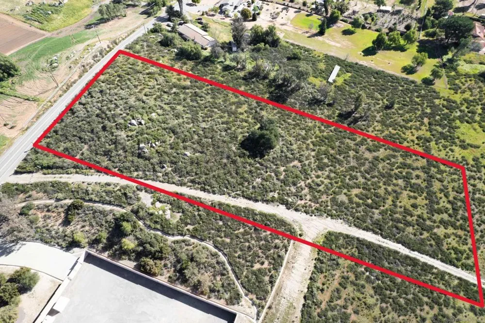 2 Vesper Rd Valley Center, CA 92082