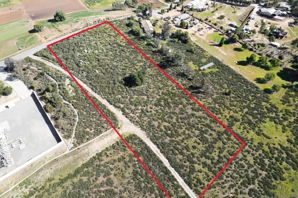 2 Vesper Rd Valley Center, CA 92082