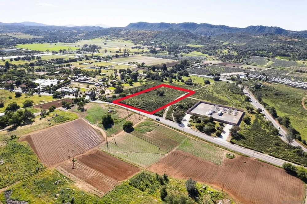 2 Vesper Rd Valley Center, CA 92082