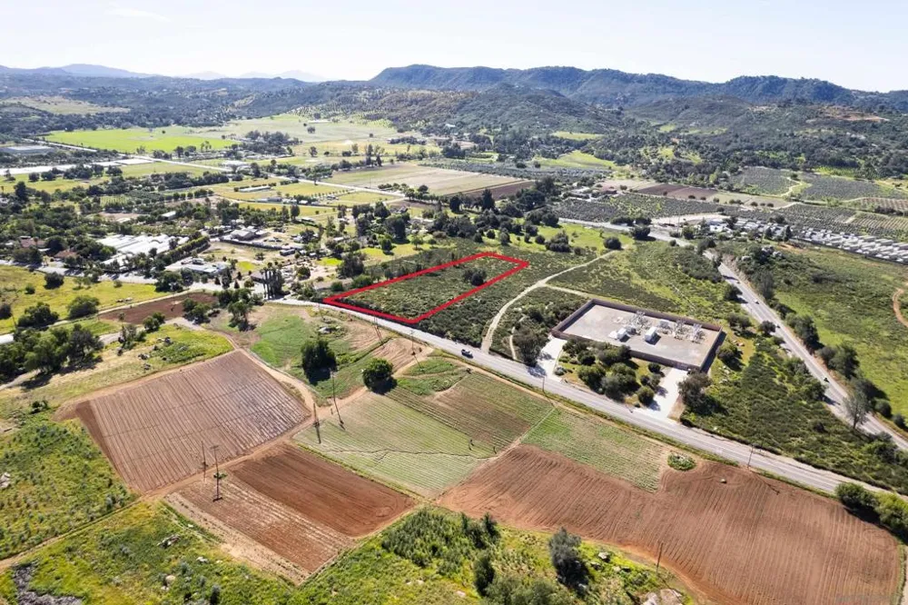 2 Vesper Rd Valley Center, CA 92082