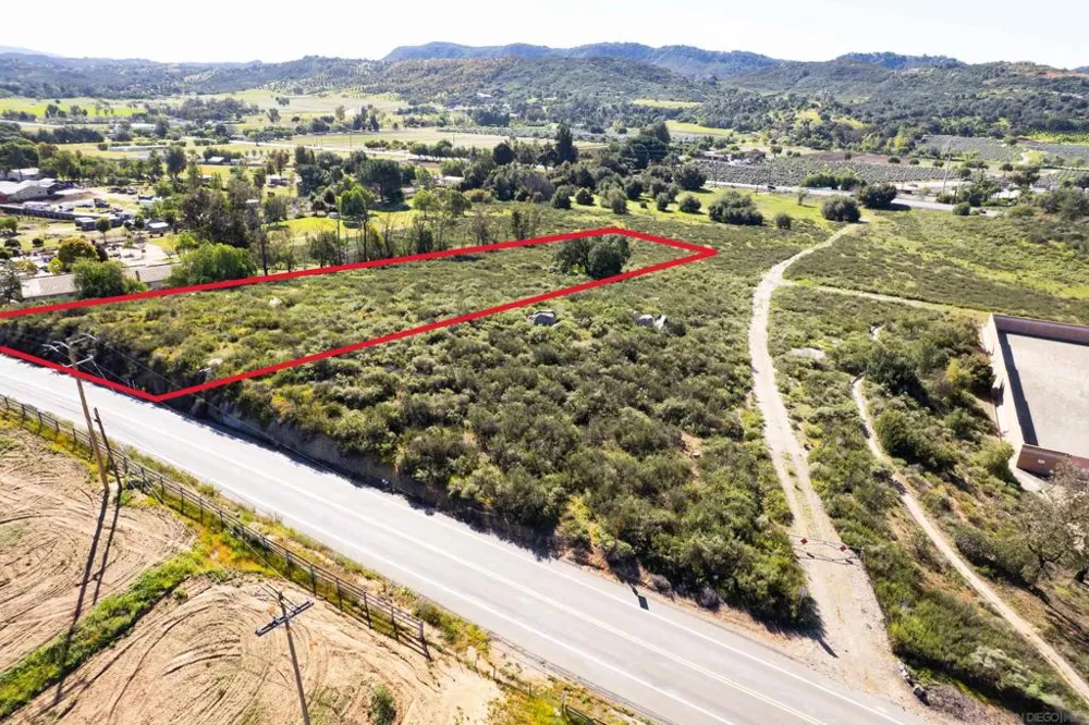 2 Vesper Rd Valley Center, CA 92082