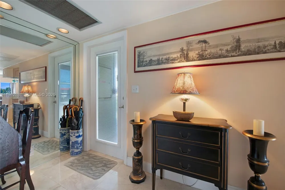 3050 NE 48th Ct #401 Lighthouse Point, FL 33064