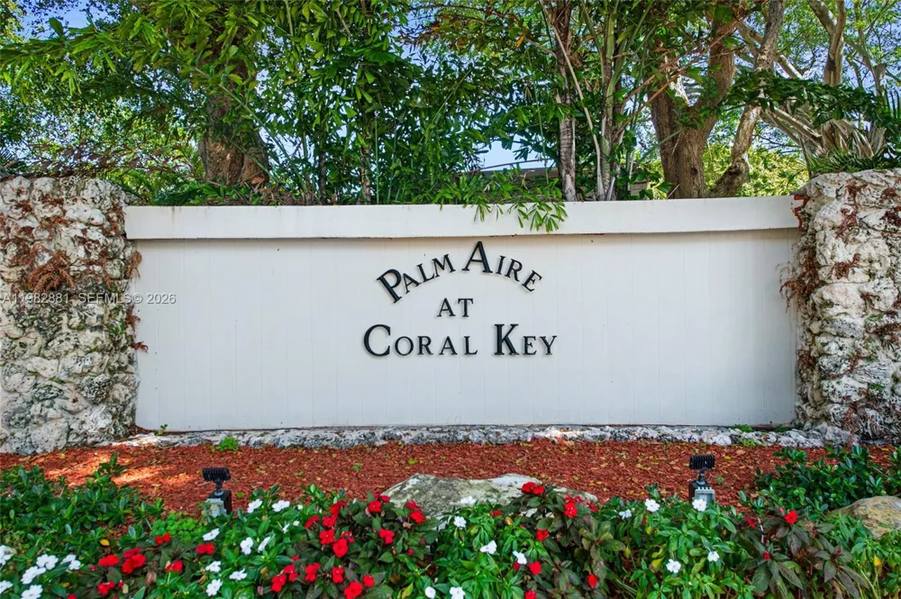 3050 NE 48th Ct #401 Lighthouse Point, FL 33064