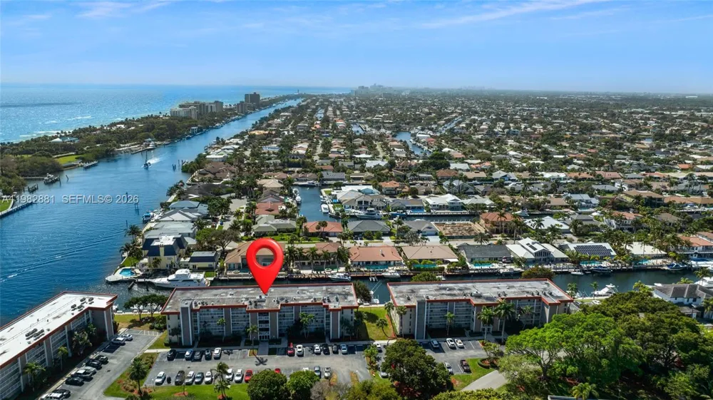 3050 NE 48th Ct #401 Lighthouse Point, FL 33064