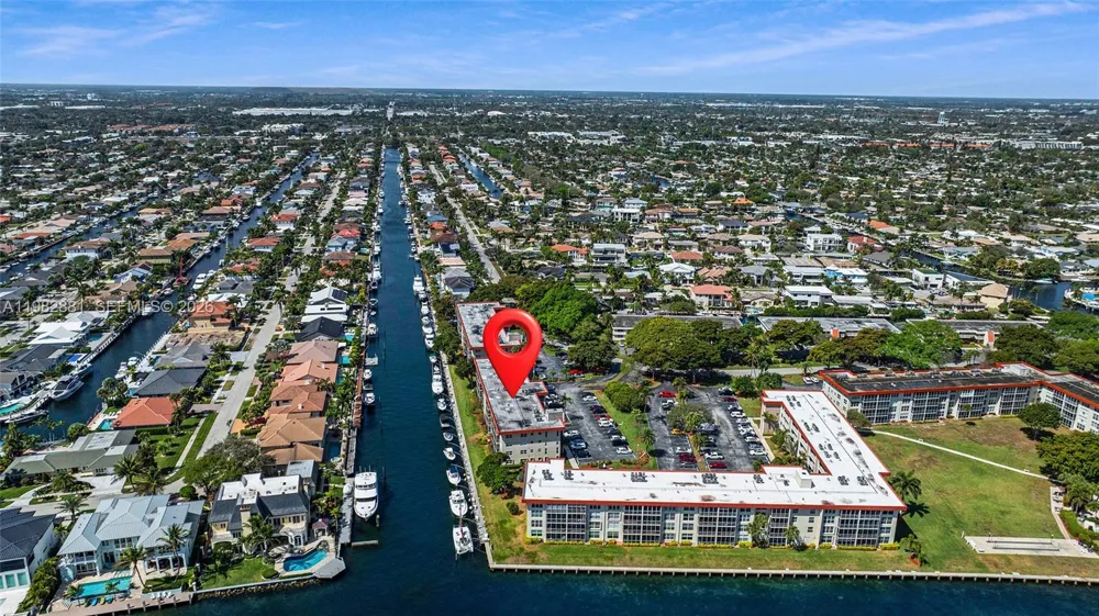 3050 NE 48th Ct #401 Lighthouse Point, FL 33064