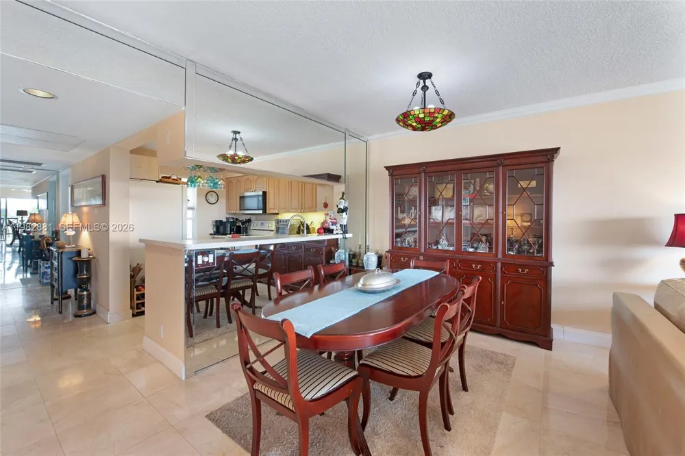 3050 NE 48th Ct #401 Lighthouse Point, FL 33064