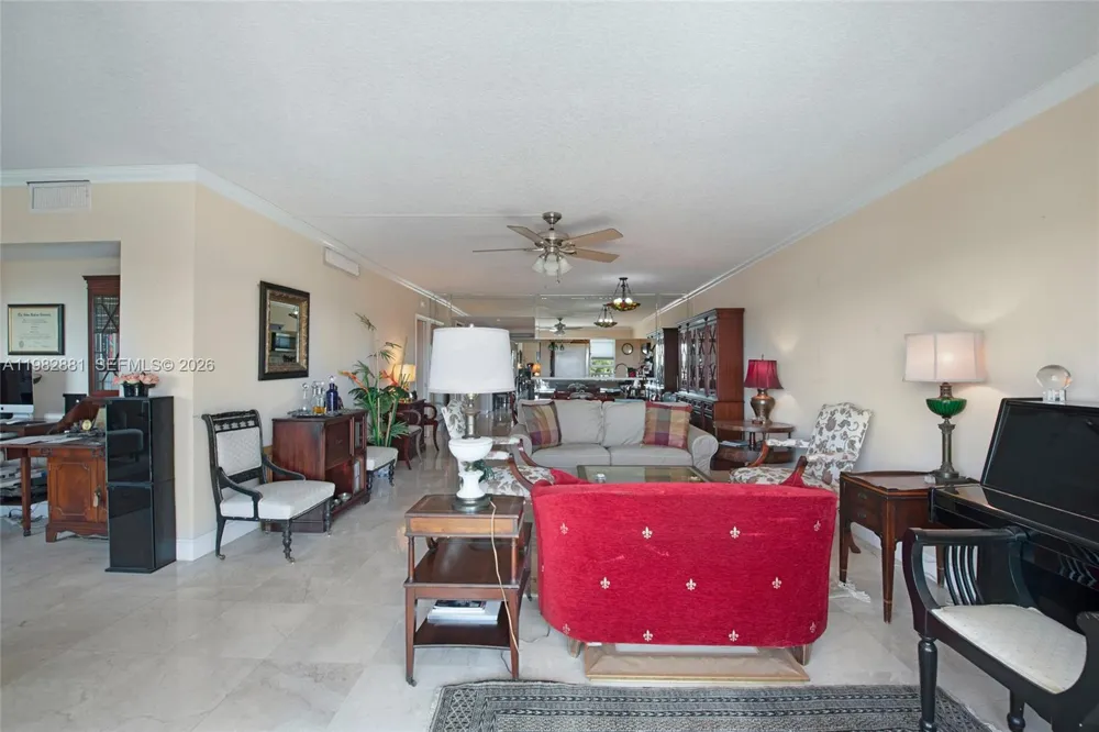 3050 NE 48th Ct #401 Lighthouse Point, FL 33064