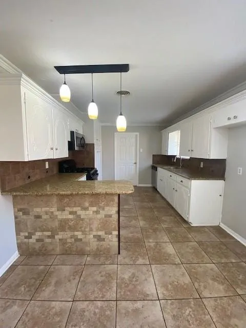 514 Green Avenue Palacios, TX 77465