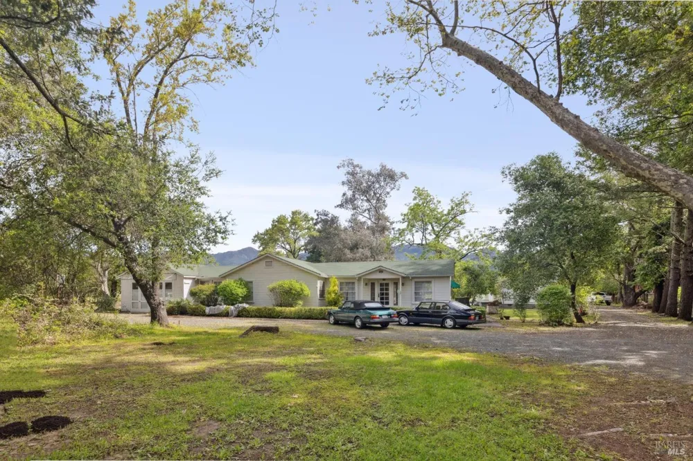 3048 Myrtledale Road Calistoga, CA 94515