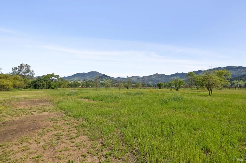 3048 Myrtledale Road Calistoga, CA 94515