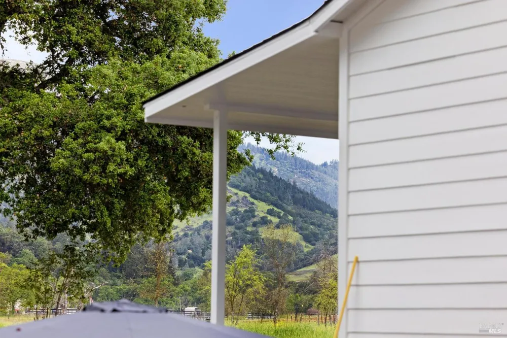 3048 Myrtledale Road Calistoga, CA 94515