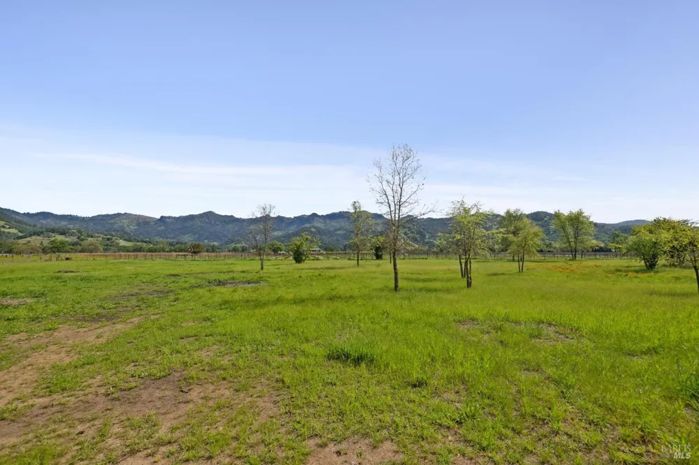 3048 Myrtledale Road Calistoga, CA 94515