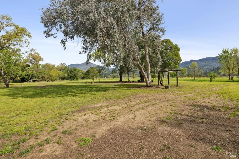 3048 Myrtledale Road Calistoga, CA 94515