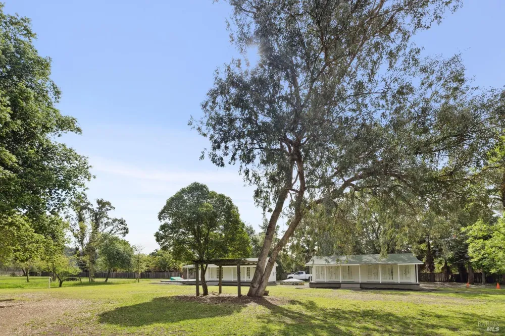 3048 Myrtledale Road Calistoga, CA 94515