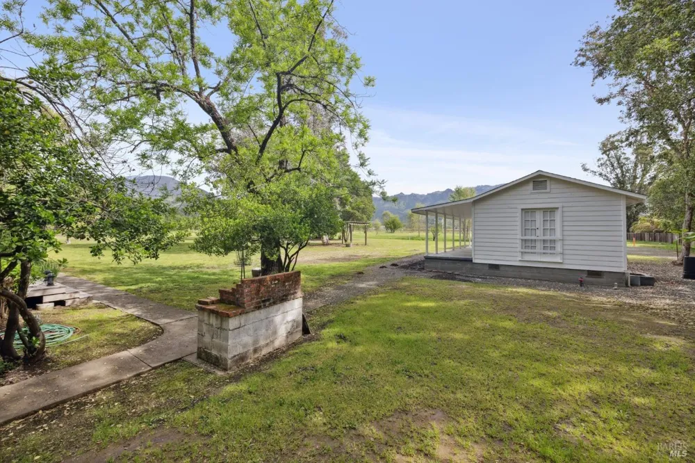 3048 Myrtledale Road Calistoga, CA 94515