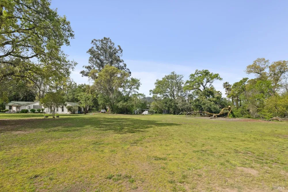 3048 Myrtledale Road Calistoga, CA 94515
