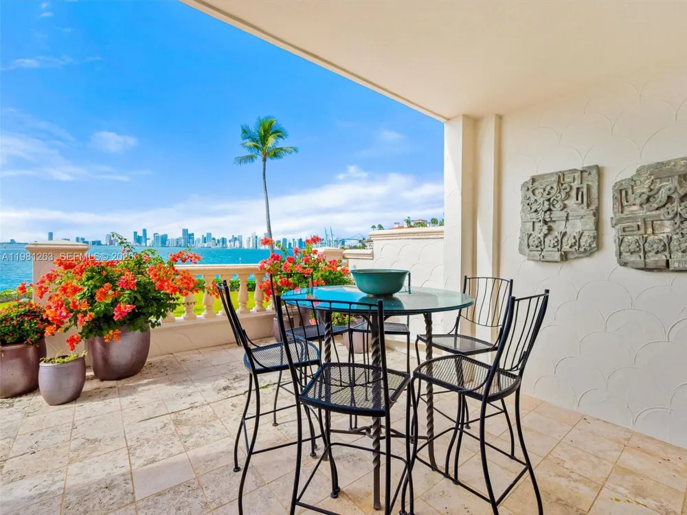 2416 Fisher Island Dr #5106 Miami Beach, FL 33109