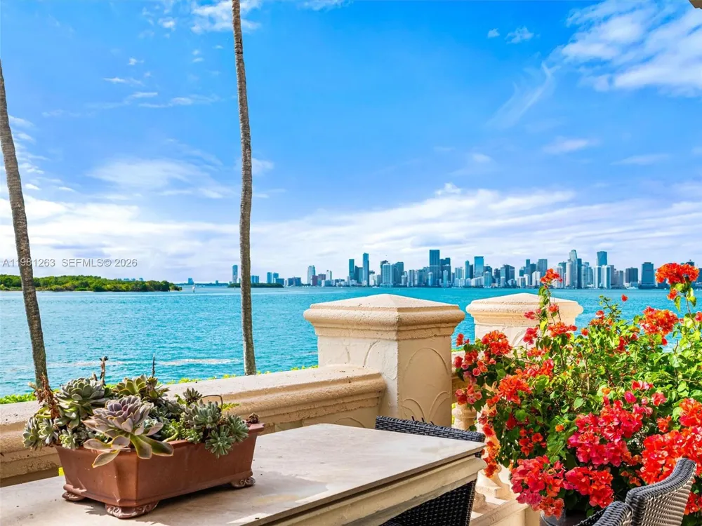 2416 Fisher Island Dr #5106 Miami Beach, FL 33109