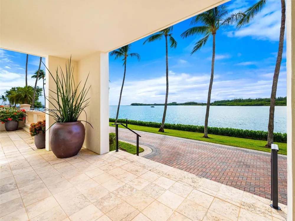 2416 Fisher Island Dr #5106 Miami Beach, FL 33109