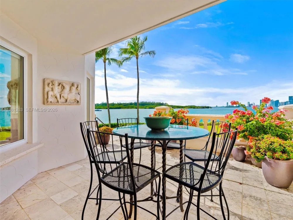 2416 Fisher Island Dr #5106 Miami Beach, FL 33109