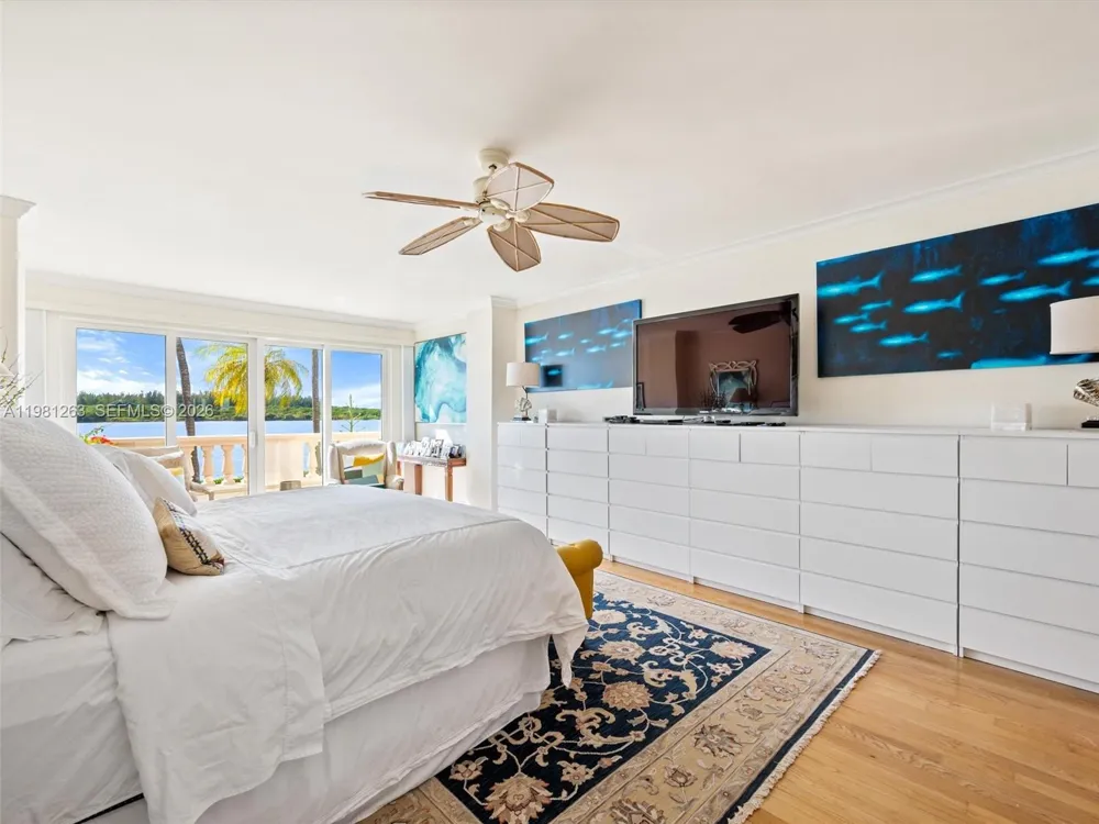 2416 Fisher Island Dr #5106 Miami Beach, FL 33109