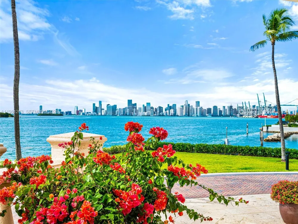 2416 Fisher Island Dr #5106 Miami Beach, FL 33109