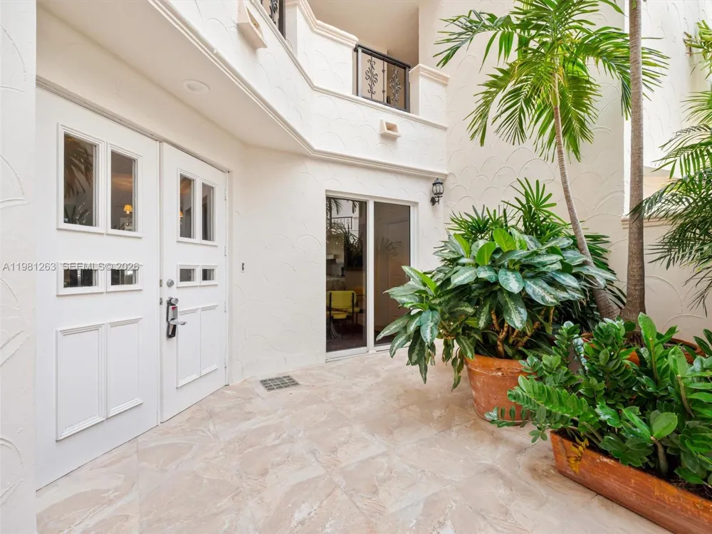 2416 Fisher Island Dr #5106 Miami Beach, FL 33109