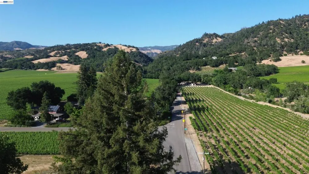 11311 Pine Flat Healdsburg, CA 95448