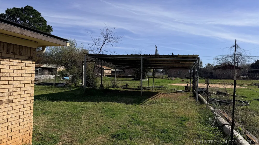 34 1st Cartwright, OK 74731