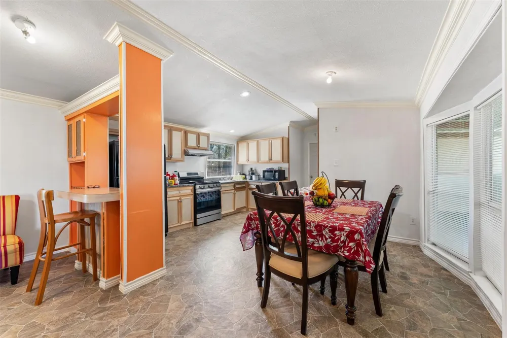 606 S Pine Hill Street Pinehurst, TX 77362
