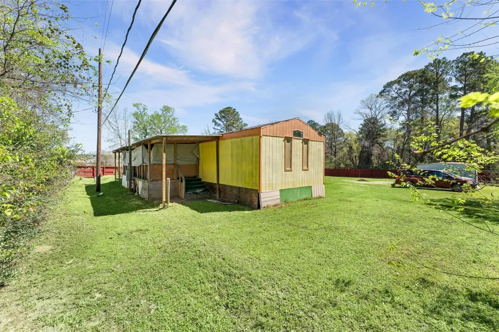 606 S Pine Hill Street Pinehurst, TX 77362