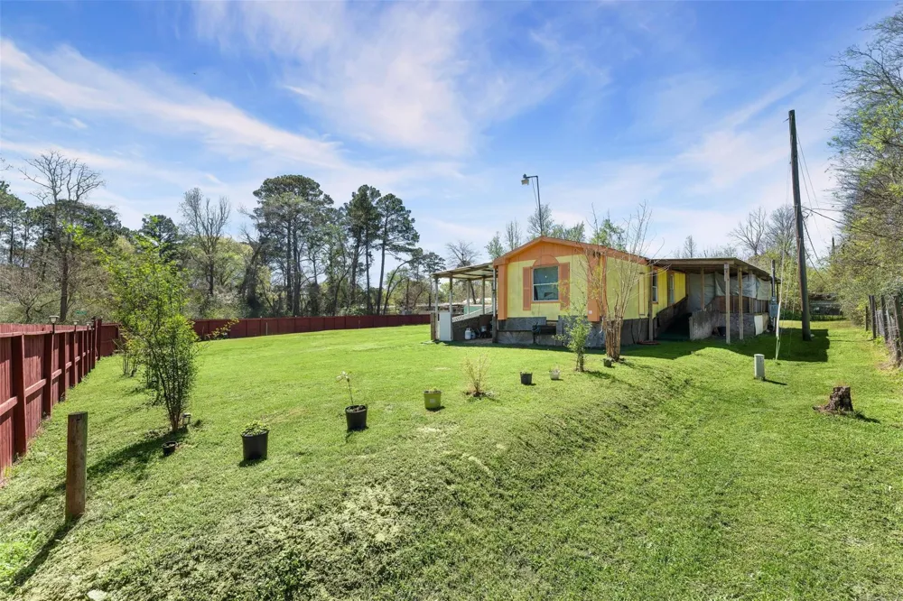 606 S Pine Hill Street Pinehurst, TX 77362