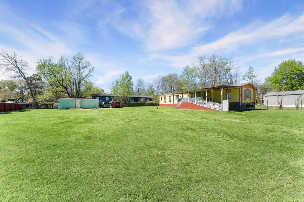 606 S Pine Hill Street Pinehurst, TX 77362